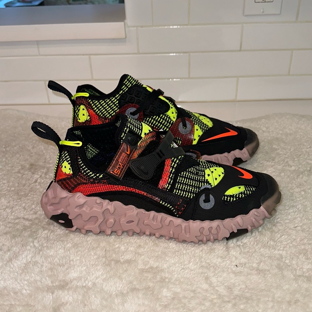 Men’s Nike shoe size 9.5